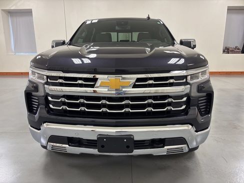 Used 2024 Chevrolet Silverado 1500 LTZ AWD/4WD image 3