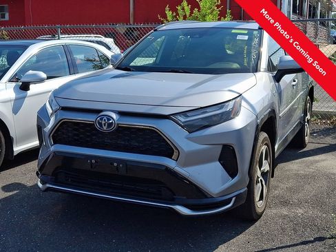 Used 2022 Toyota RAV4 SE w/ Weather & Moonroof Package AWD/4WD image 4