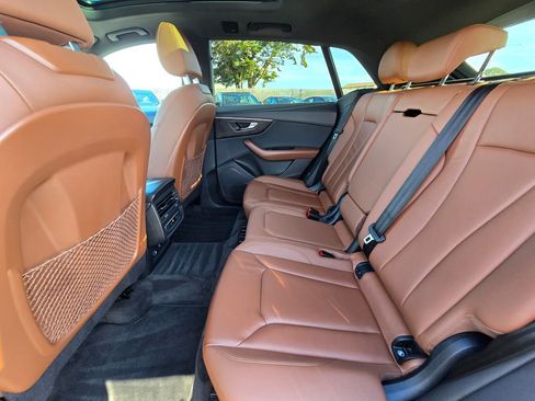 Used 2023 Audi Q8 Premium w/ Convenience Package image 16