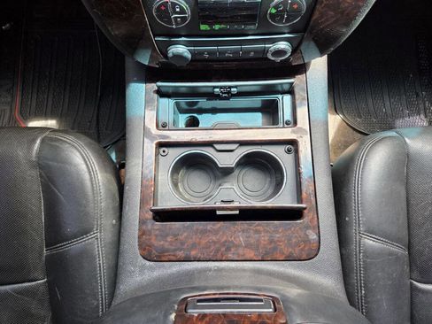 Used 2013 GMC Yukon XL Denali RWD image 27