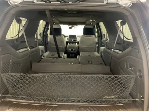 Used 2021 GMC Yukon XL SLT w/ SLT Premium Package RWD image 34