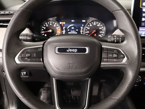 Used 2023 Jeep Compass Sport image 3