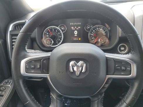 Used 2024 RAM 2500 Big Horn w/ Sport Appearance Package image 10