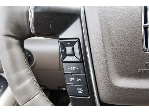 Used 2015 Lincoln Navigator 2WD image 14