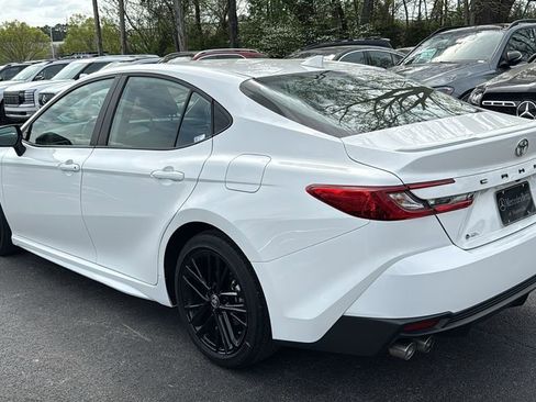 Used 2025 Toyota Camry SE w/ Convenience Package FWD image 6