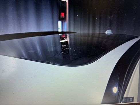 Used 2023 Volvo XC40 B4 Ultimate FWD image 5
