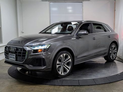 Used 2019 Audi Q8 Prestige w/ Luxury Package image 4