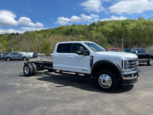 New 2026 Ford F550 4x4 Crew Cab image 15