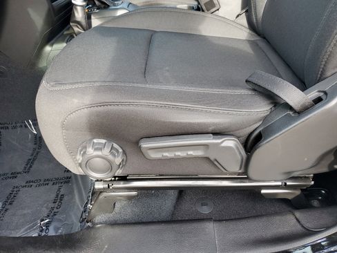 Used 2022 Jeep Wrangler Unlimited Sport image 11