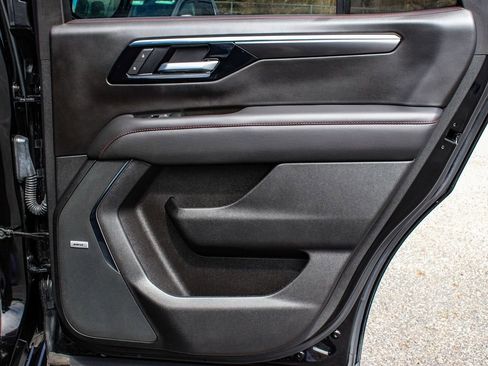 Used 2025 Chevrolet Tahoe RST w/ Comfort Package AWD/4WD image 12