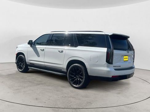 Used 2021 Cadillac Escalade ESV Sport w/ LPO, ONYX Package AWD/4WD image 3