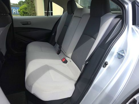 Used 2022 Toyota Corolla LE FWD image 14