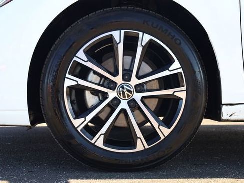 Used 2025 Volkswagen Jetta Sport image 8