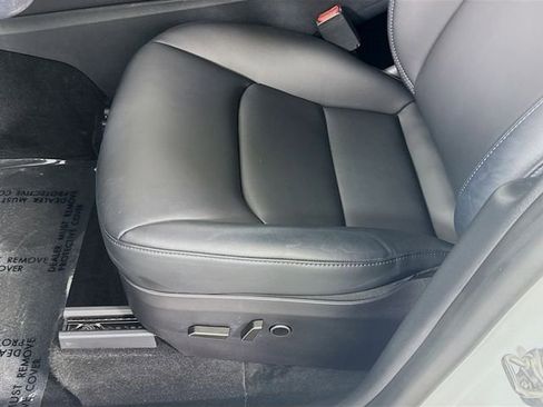 Used 2025 Tesla Model Y Long Range image 21