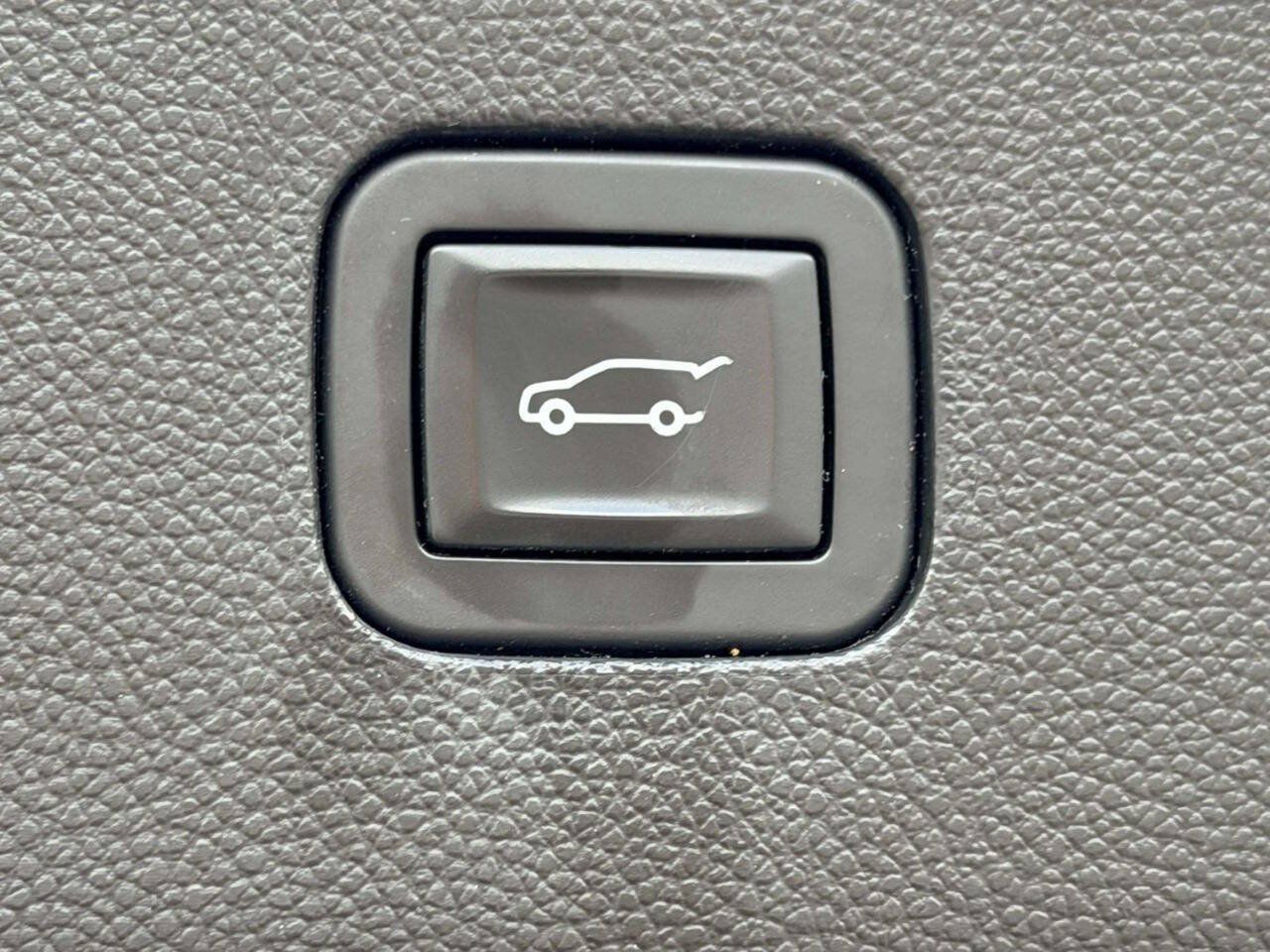 Used 2019 Buick Enclave Essence AWD/4WD image 6