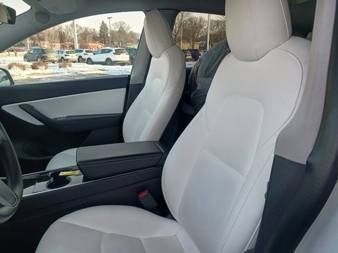 Used 2021 Tesla Model Y Long Range image 4