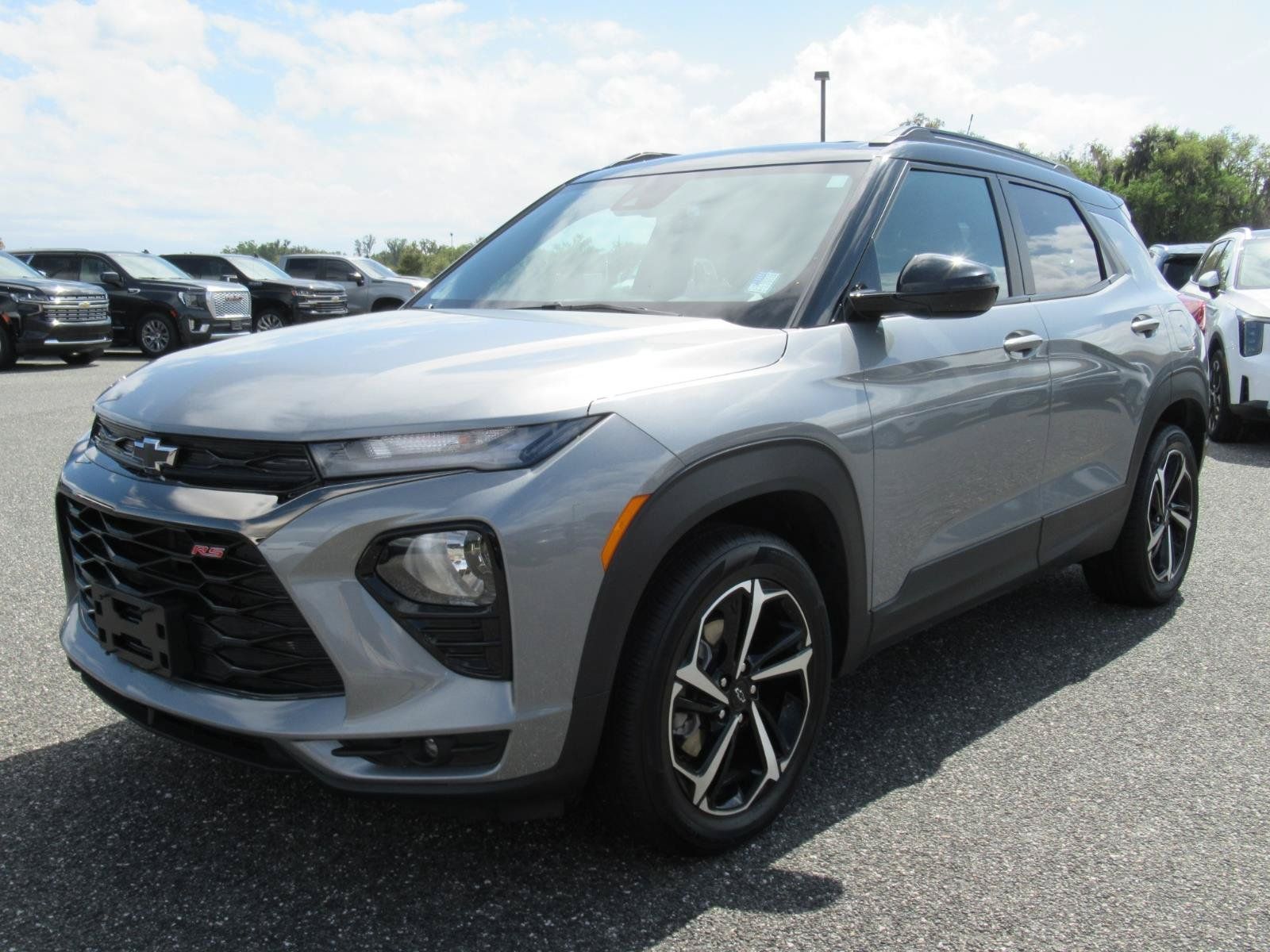 Used 2023 Chevrolet TrailBlazer RS w/ Sun and Liftgate Package AWD/4WD image 3