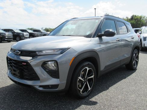 Used 2023 Chevrolet TrailBlazer RS w/ Sun and Liftgate Package AWD/4WD image 3