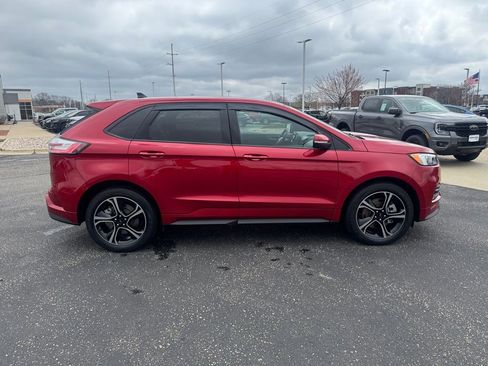 Used 2021 Ford Edge ST image 2