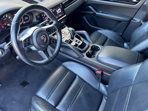 Used 2022 Porsche Cayenne Coupe AWD/4WD image 4