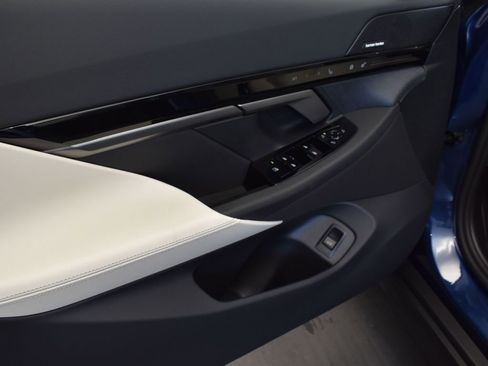 New 2026 BMW 530i w/ Premium Package RWD image 11