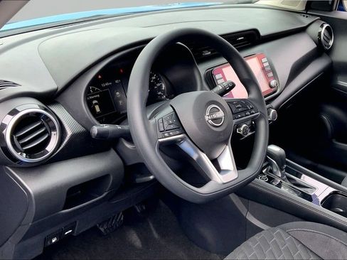 Used 2023 Nissan Kicks SV image 12