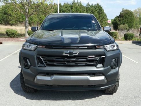 Used 2025 Chevrolet Colorado Trail Boss image 2
