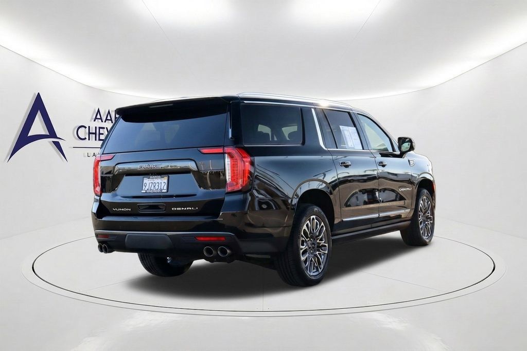 Used 2024 GMC Yukon XL Denali Ultimate AWD/4WD image 4