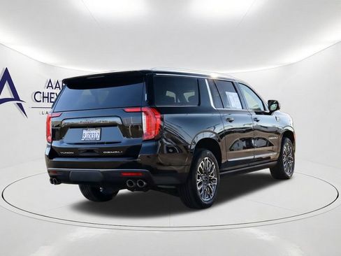 Used 2024 GMC Yukon XL Denali Ultimate AWD/4WD image 4