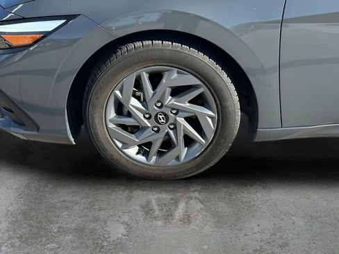 Used 2024 Hyundai Elantra SEL image 9