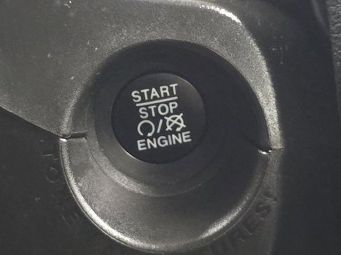 Used 2021 Jeep Renegade Trailhawk image 30