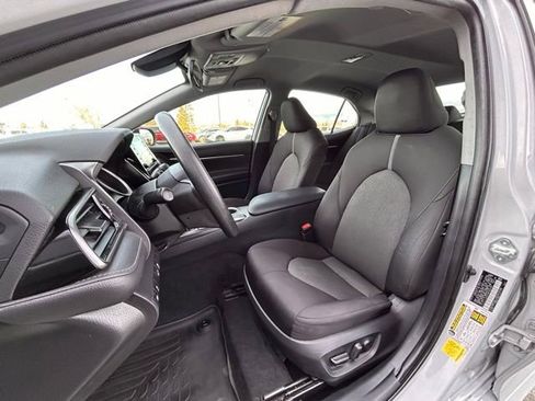 Used 2022 Toyota Camry LE image 21