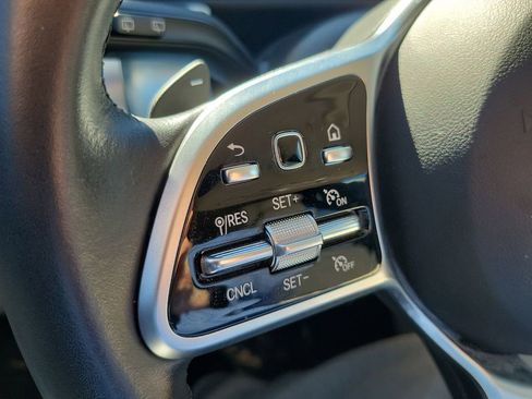 Used 2022 Mercedes-Benz GLB 250 image 22