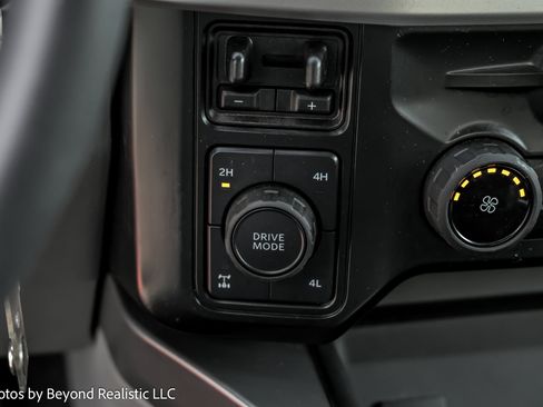 Used 2024 Ford F250 XLT image 33