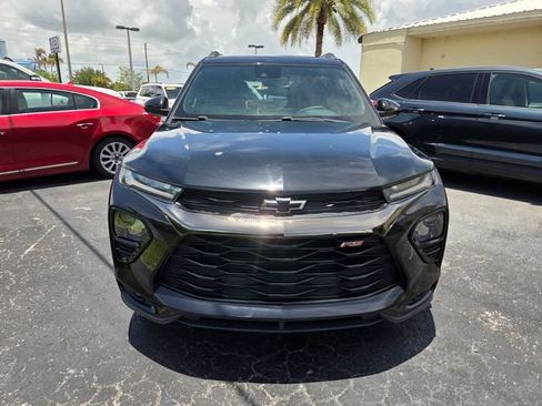 Used 2021 Chevrolet TrailBlazer RS FWD image 2