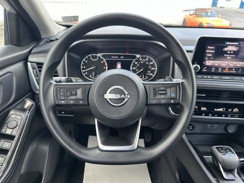 Used 2024 Nissan Rogue SV AWD/4WD image 13
