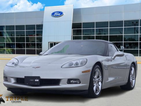 Used 2006 Chevrolet Corvette Coupe image 2