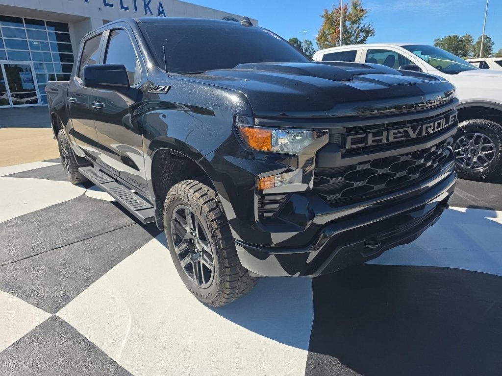 Used 2024 Chevrolet Silverado 1500 Custom Trail Boss w/ Midnight Edition AWD/4WD image 11