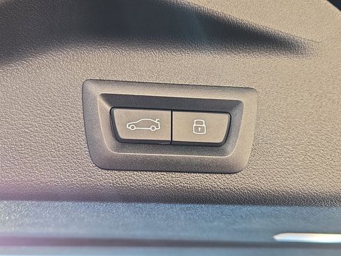 Used 2026 BMW X5 xDrive40i w/ Premium Package image 29