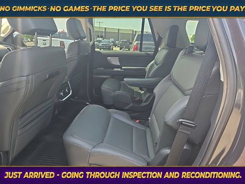 Used 2025 Ford Expedition Active RWD image 15