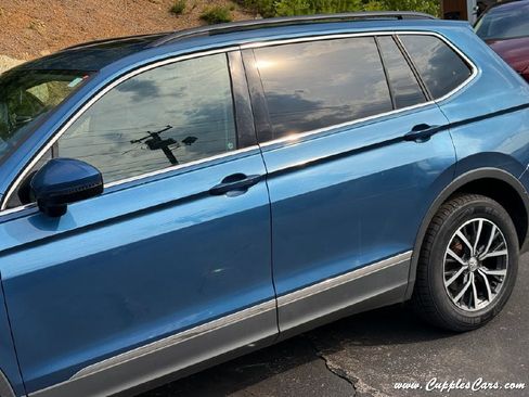 Used 2020 Volkswagen Tiguan SE w/ Panoramic Sunroof Package image 39