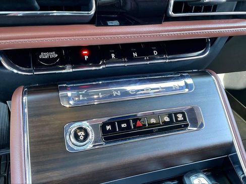 Used 2025 Lincoln Aviator Reserve image 33