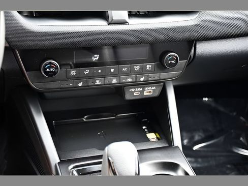 Certified 2026 Subaru Outback Limited AWD/4WD image 38
