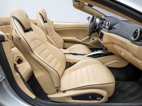 Certified 2016 Ferrari California T image 52