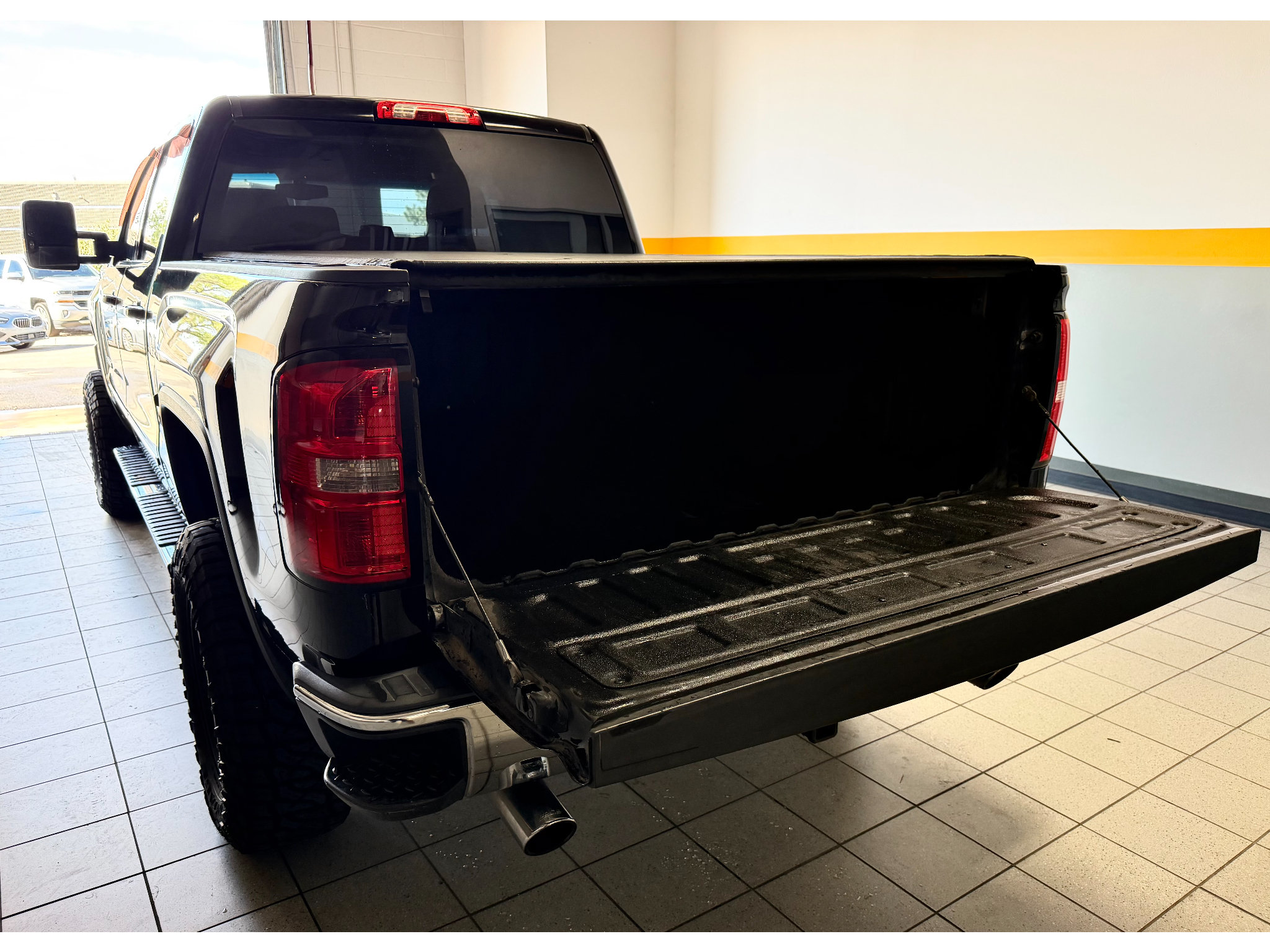 Used 2016 GMC Sierra 1500 SLE w/ Suspension Package, Off-Road AWD/4WD image 10