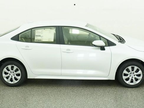 Used 2026 Toyota Corolla LE FWD image 14