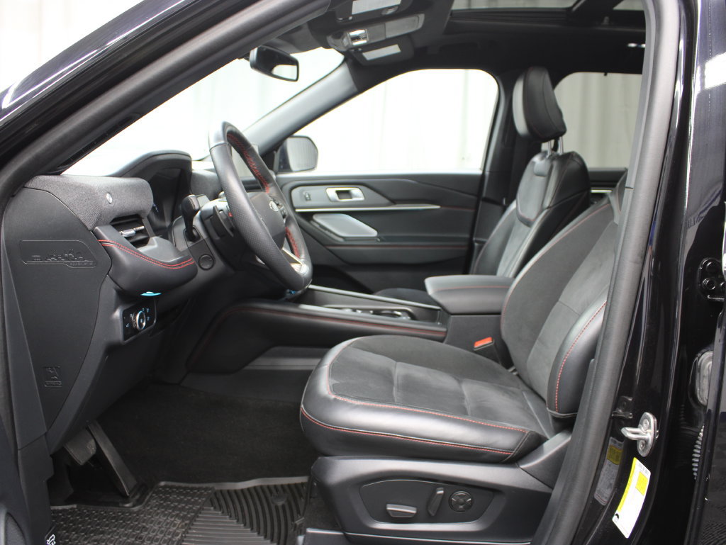 Used 2025 Ford Explorer ST AWD/4WD image 15