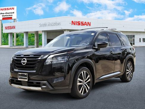 Certified 2024 Nissan Pathfinder Platinum w/ Cargo Package FWD image 2