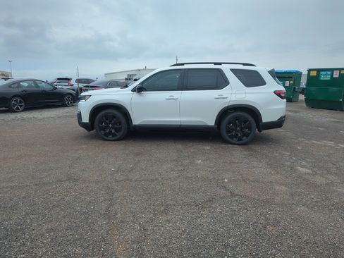 New 2026 Honda Pilot Black Edition image 8