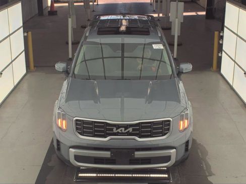 Used 2025 Kia Telluride S image 8